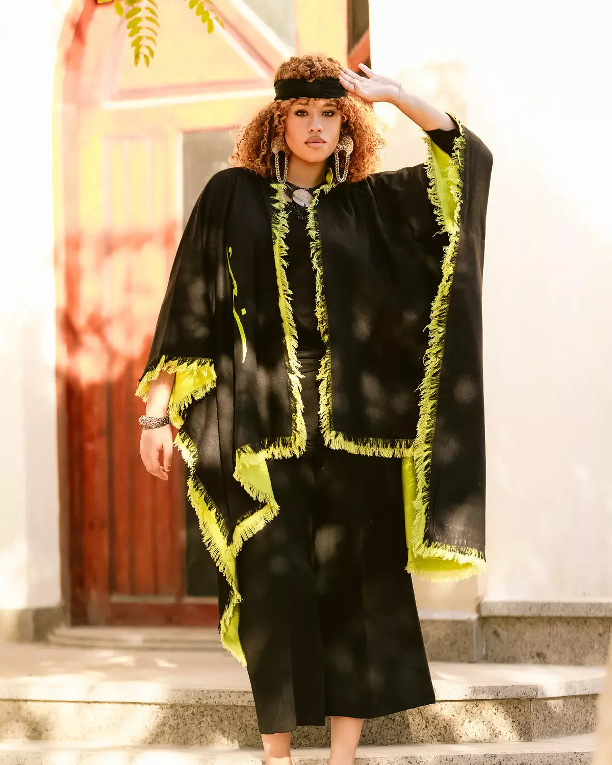 Hayat Puncho Black& Neon