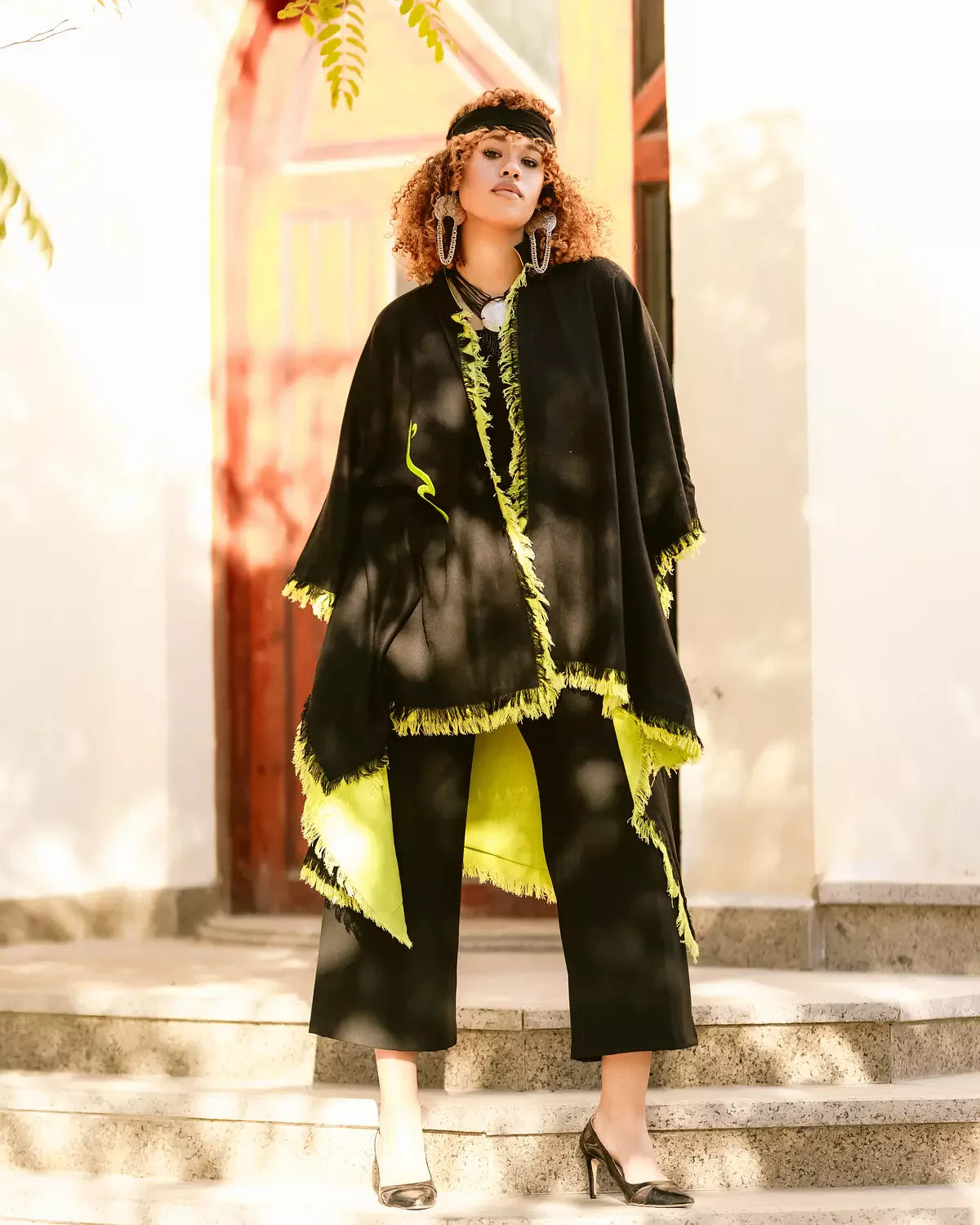 Hayat Puncho Black& Neon