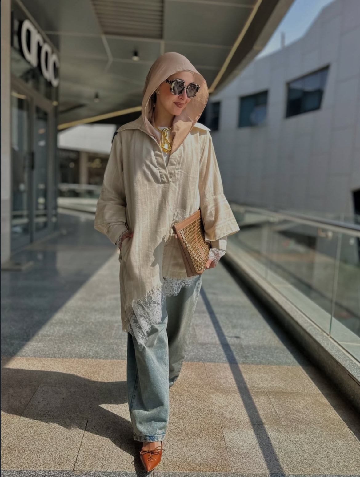 Lace shirt beige