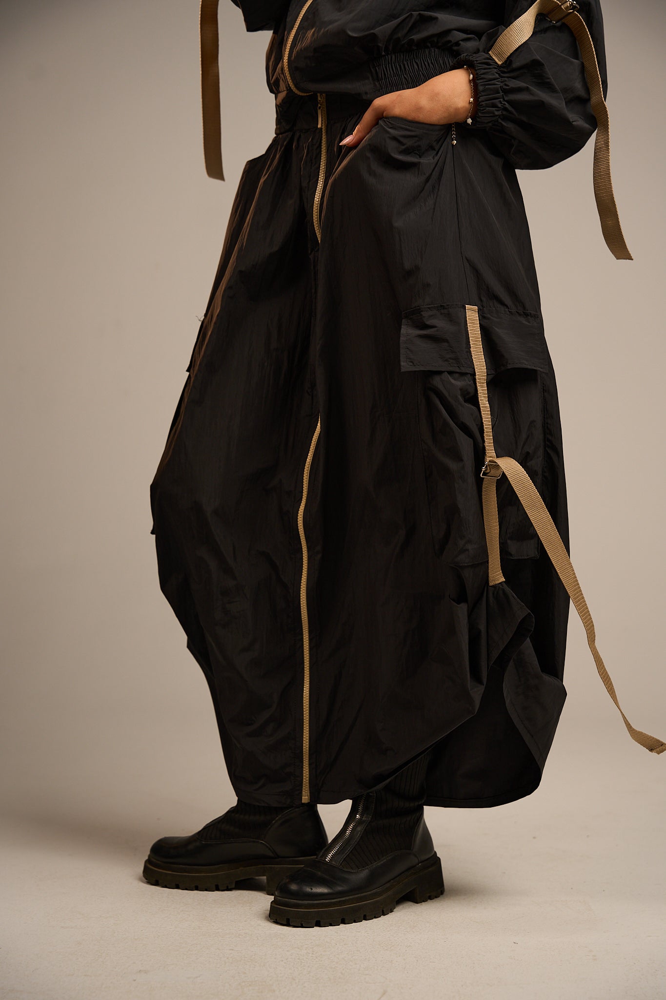 Reva Skirt - Black in Beige